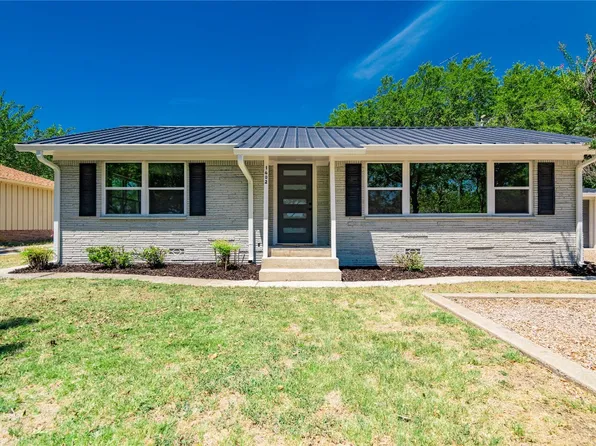 1602 S College Ave, Decatur, TX 76234