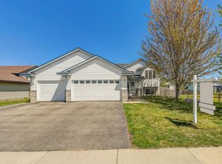 407 4th St N, Montrose, MN 55363