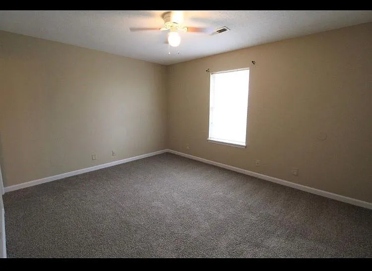 2447 Caroline Dr #C — Photo 5