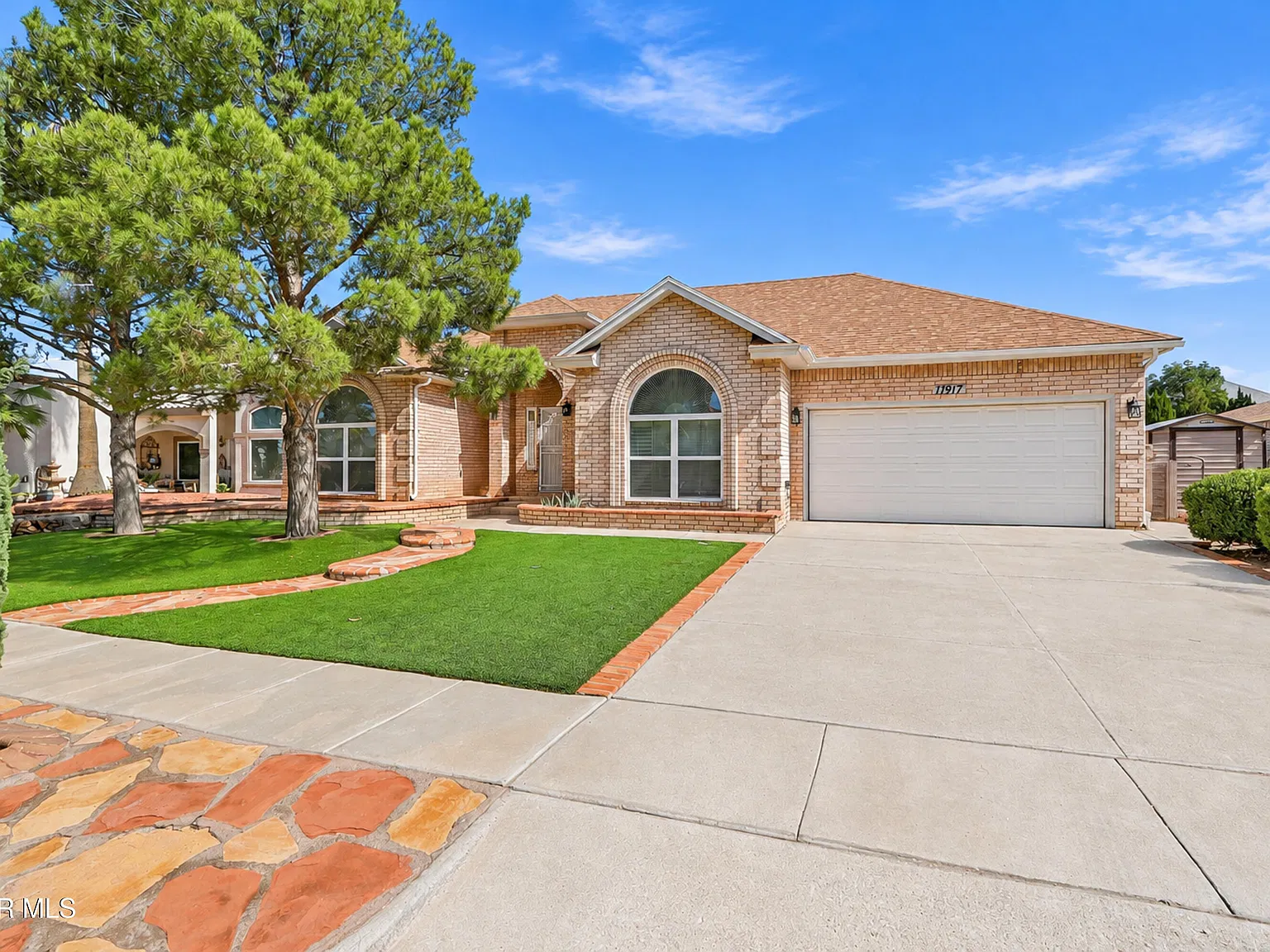 3 bed, 3.0 bath, 1702 sqft, $2,100 — Photo 3