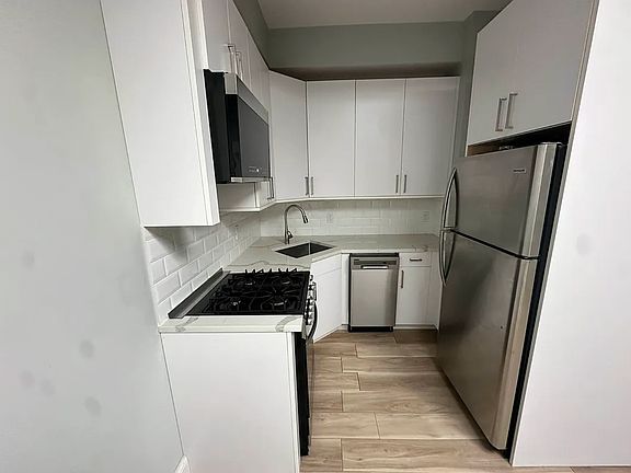 4th image of 51 Olive St #2
