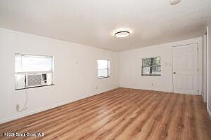 4th image of 2575 1st Ave NE