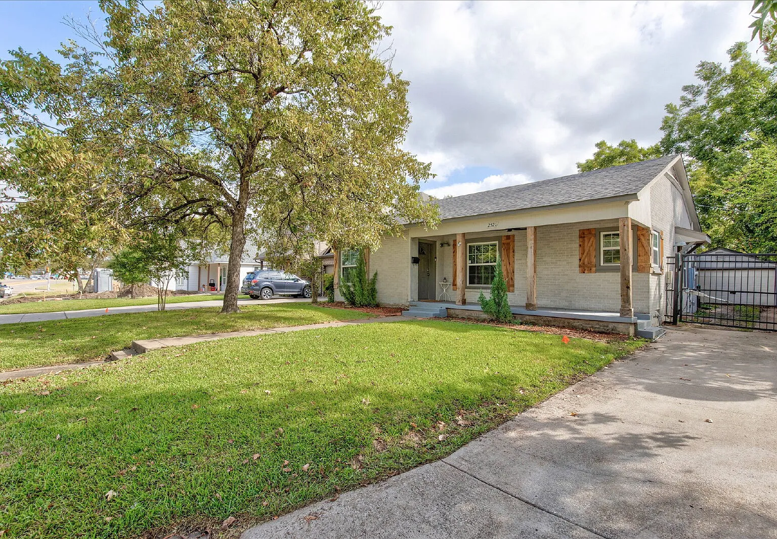 3 bed, 3.0 bath, 1849 sqft, $3,250 — Photo 3
