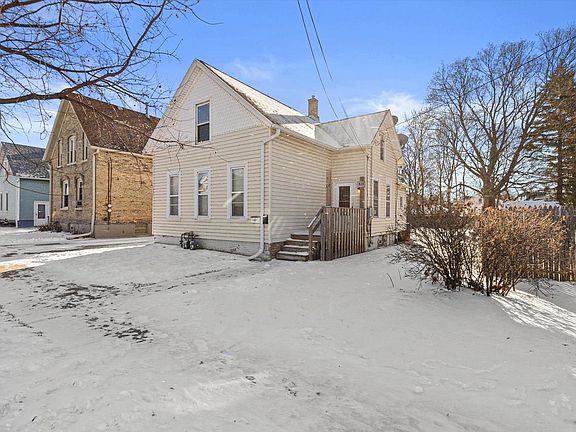 2nd image of 823 Yout STREET