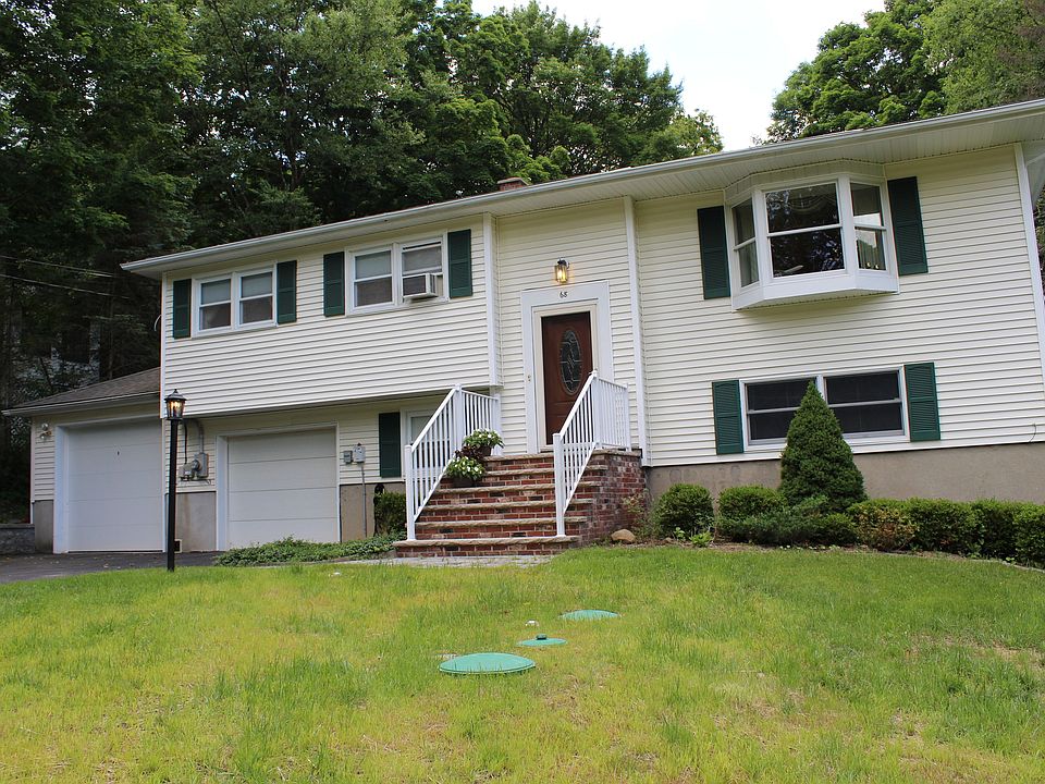 1st image of 68 Castlewood Trl