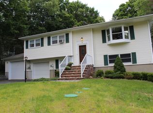68 Castlewood Trl, Sparta, NJ 07871