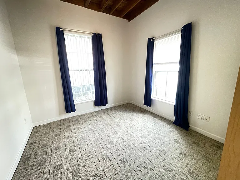 15 1/2 S Jefferson St #1 — Photo 9