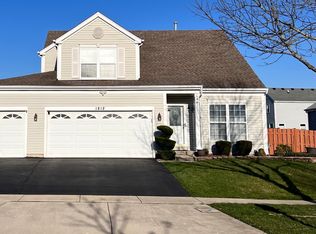 1812 Van Dyke Ln, Carpentersville, IL 60110