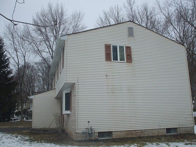 2nd image of 2 Fawn Ln