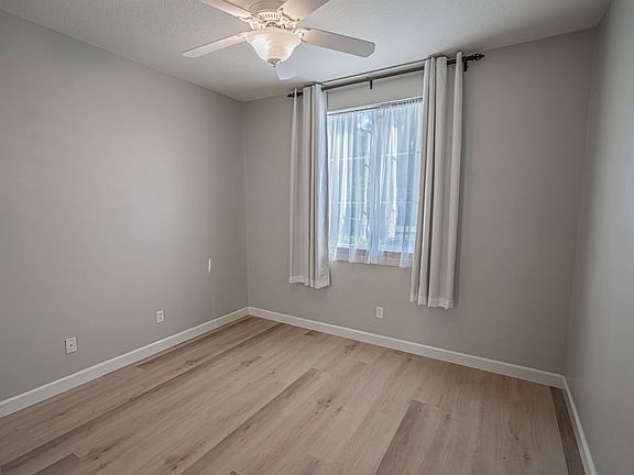 3rd image of 27463 Coldwater Dr