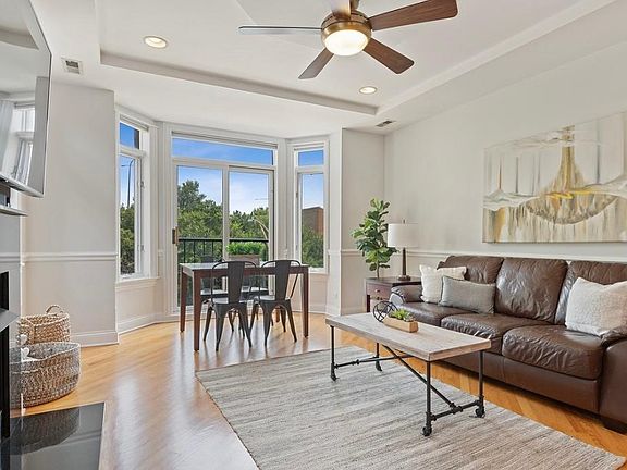 2nd image of 2022 N Wood St #2