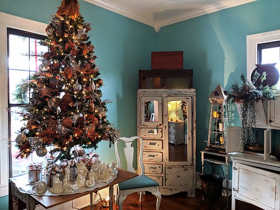 Family or Formal Dining 