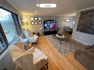 832 Lovingston Dr, Pittsburgh, PA 15216