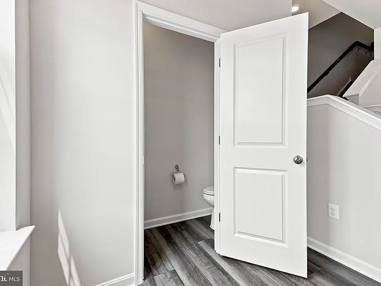 417 Seeback Dr — Photo 38