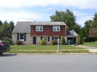 1718 Crooked Oak Dr, Lancaster, PA 17601