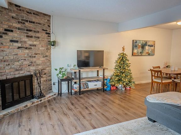 4th image of 2543 Unity Ave N