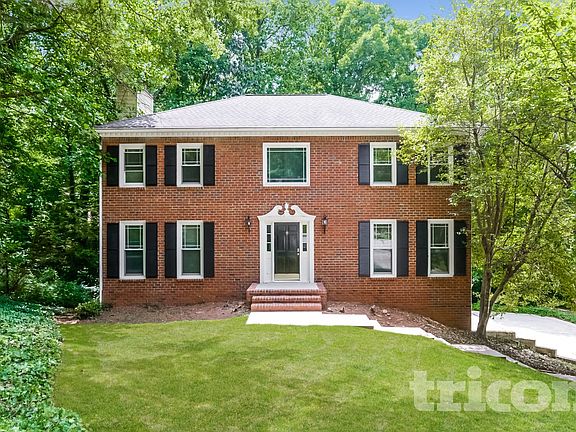 2nd image of 215 Comstock Ct