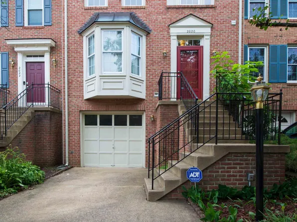 2020 Meadow Springs Dr, Vienna, VA 22182