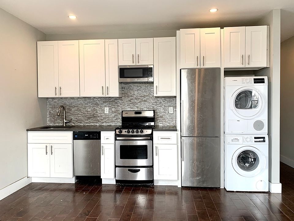 1st image of 220 Wadsworth Ave #404