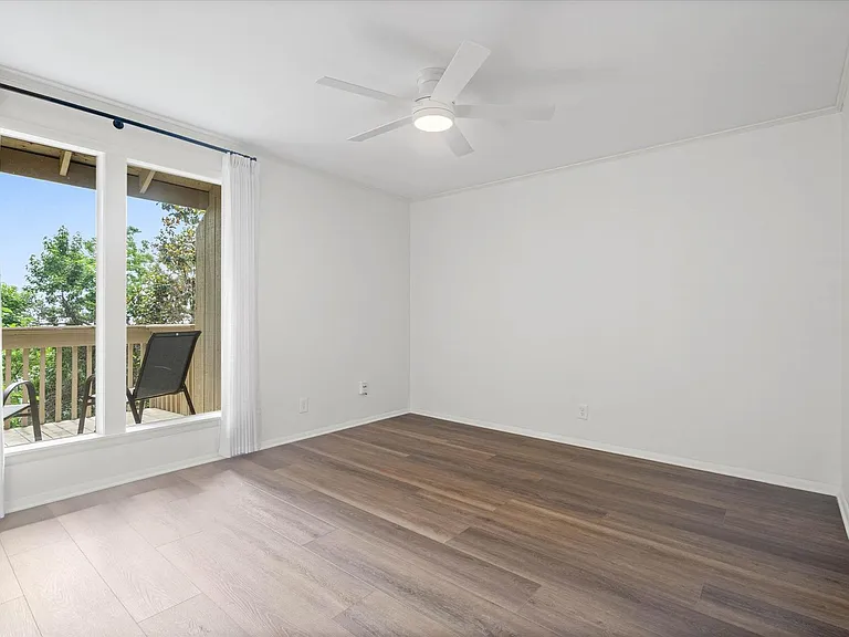 2024 Sea Cliff Dr N — Photo 11
