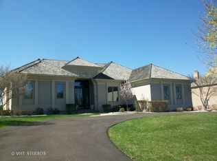 22159 W Vernon Ridge Dr, Mundelein, IL 60060