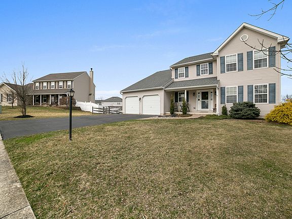 2nd image of 1045 Oak Hill View Dr