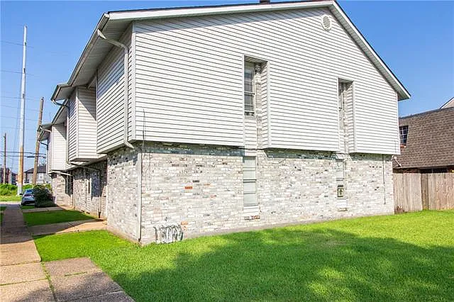 56 Brandon Hall Dr #C — Photo 2