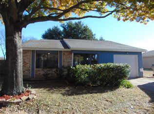 9402 Sugarberry Rd, Dallas, TX 75249