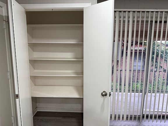 Large pantry!