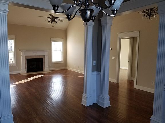 5th image of 394 Sayre Ln