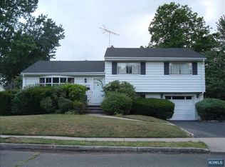 100 Franklin St, Dumont, NJ 07628