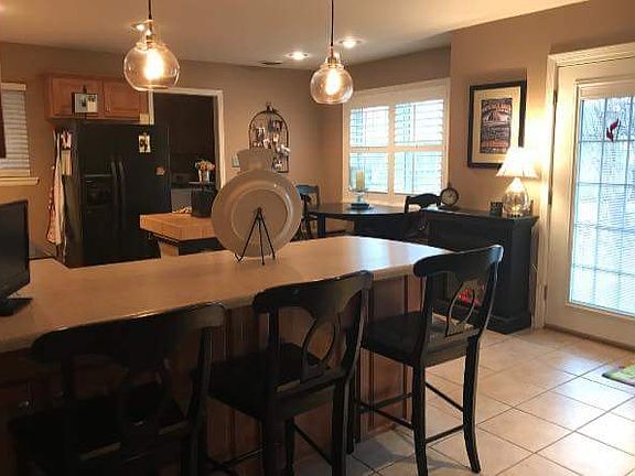 2nd image of 137 Saint Thomas Ln