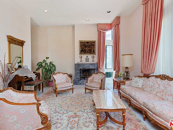 3rd image of 1917 Manning Ave APT 4