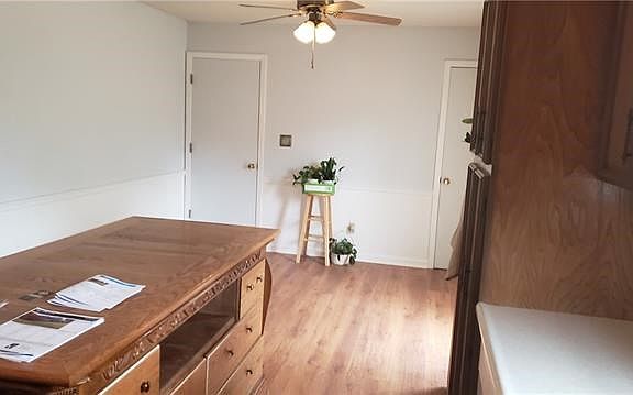 5th image of 18001 E Redwood Dr