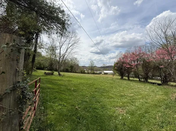 317 Robinson Rd, Andrews, NC 28901