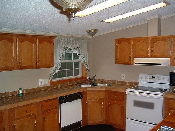 5th image of 120 Church St