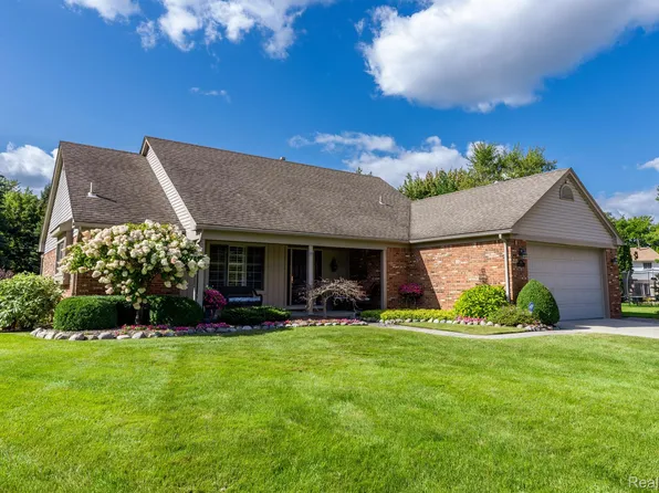 900 Drew Dr, Troy, MI 48098
