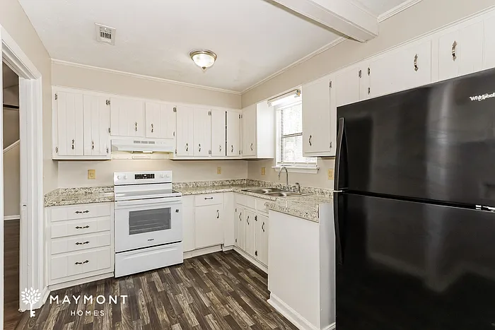 4235 Cap Chat St — Photo 9