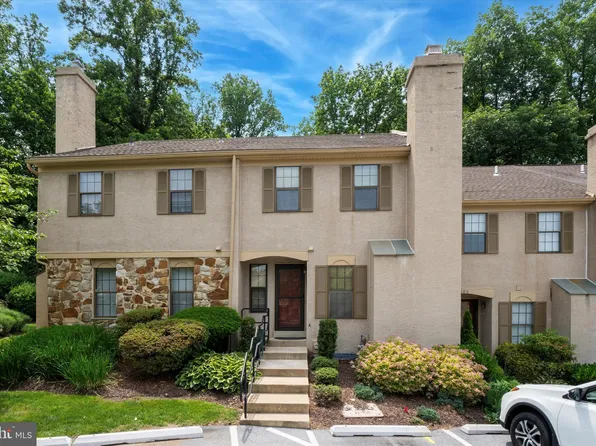 1007 Stoneham Dr, West Chester, PA 19382