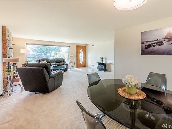 5th image of 18208 Occidental Ave S