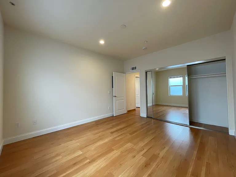 2030 Dracena Dr #17 — Photo 11