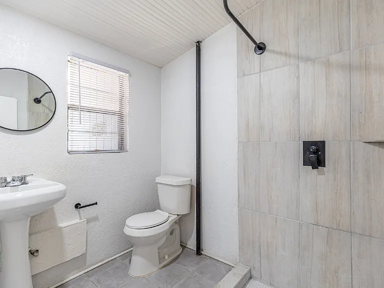 426 W Woodlawn Ave #1 — Photo 17