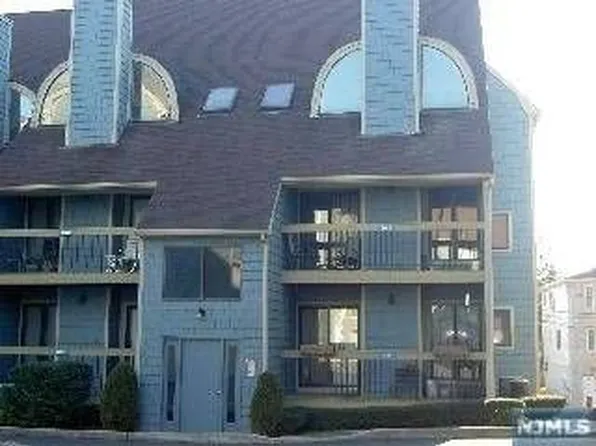 912 River Renaissance #C12, East Rutherford, NJ 07073