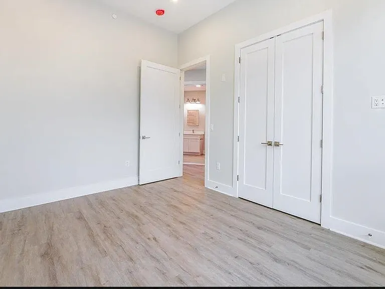 658 Grand St #201 — Photo 15