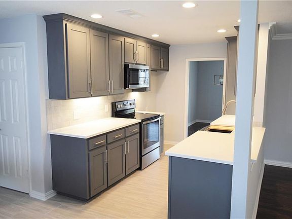 2nd image of 7312 Laurie Dr