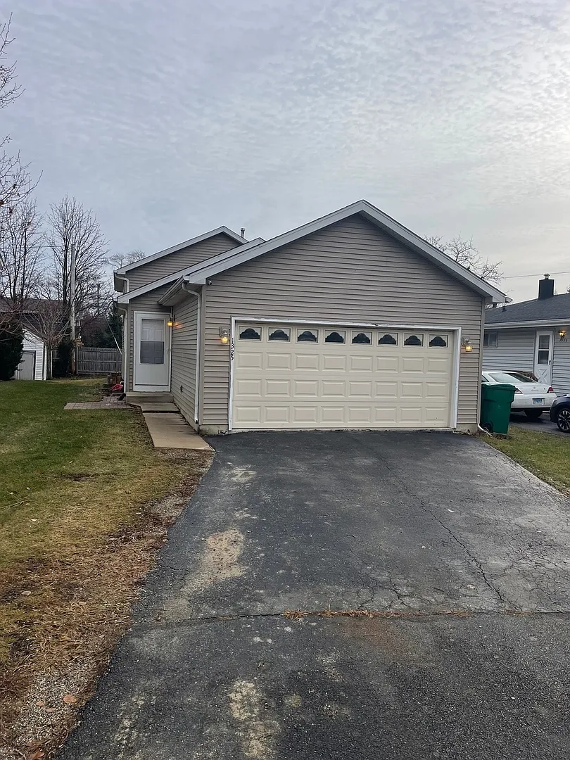 1325 Williams Ave photo 1