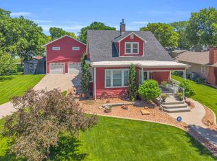 320 Medina Ave, Bertrand, NE 68927
