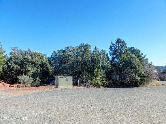2nd image of 10 Kayenta Court