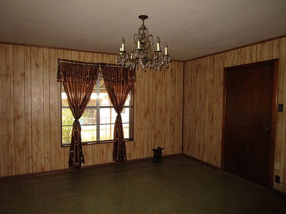 4th image of 956 Avenue D
