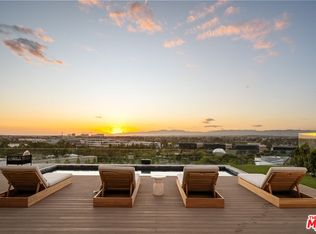6592 Kentwood Bluffs Dr, Los Angeles, CA 90045